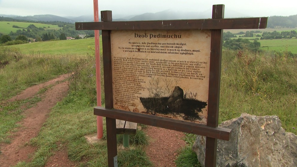 Objednal si novú strechu, spravili ju vraj fuškársky. 