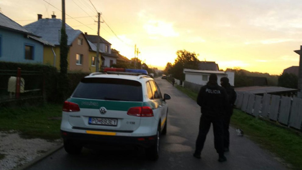 Policajná razia v Župčanoch.
