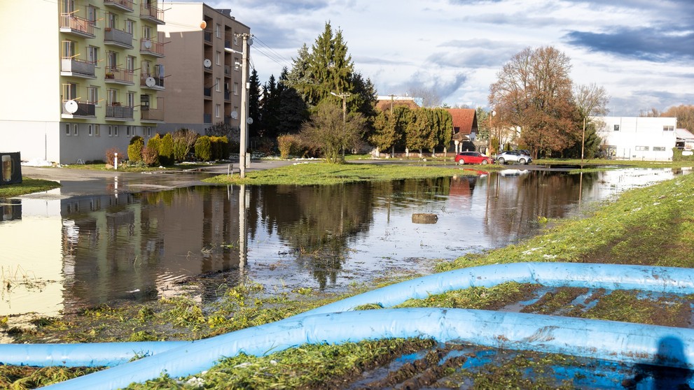 Zábery z povodní v Sliači
