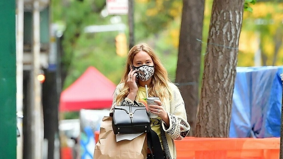 Jennifer Lawrence na londýnskej premiére filmu Červená volavka