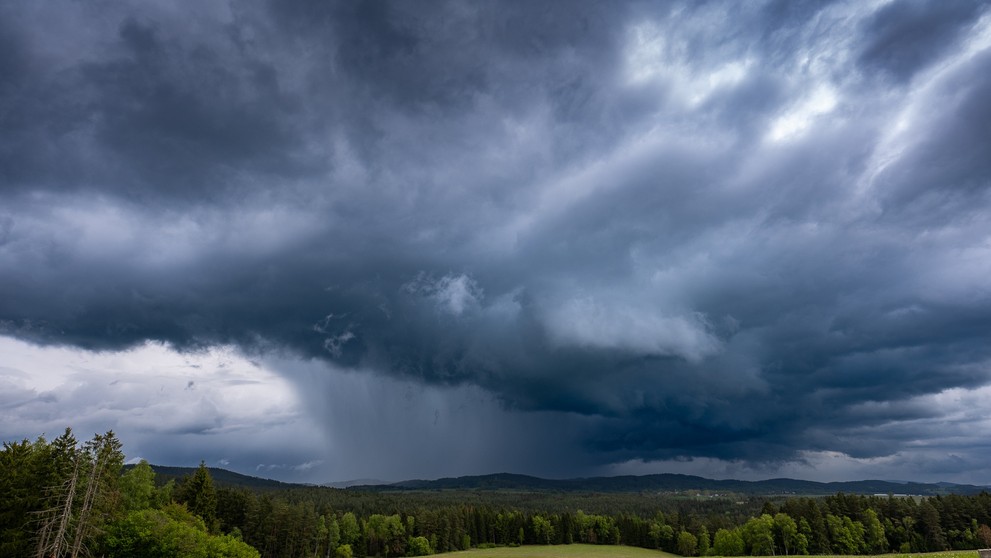 Južnými Čechami sa prehnalo tornádo.