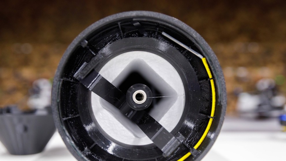 Cievka s optickým vláknom.