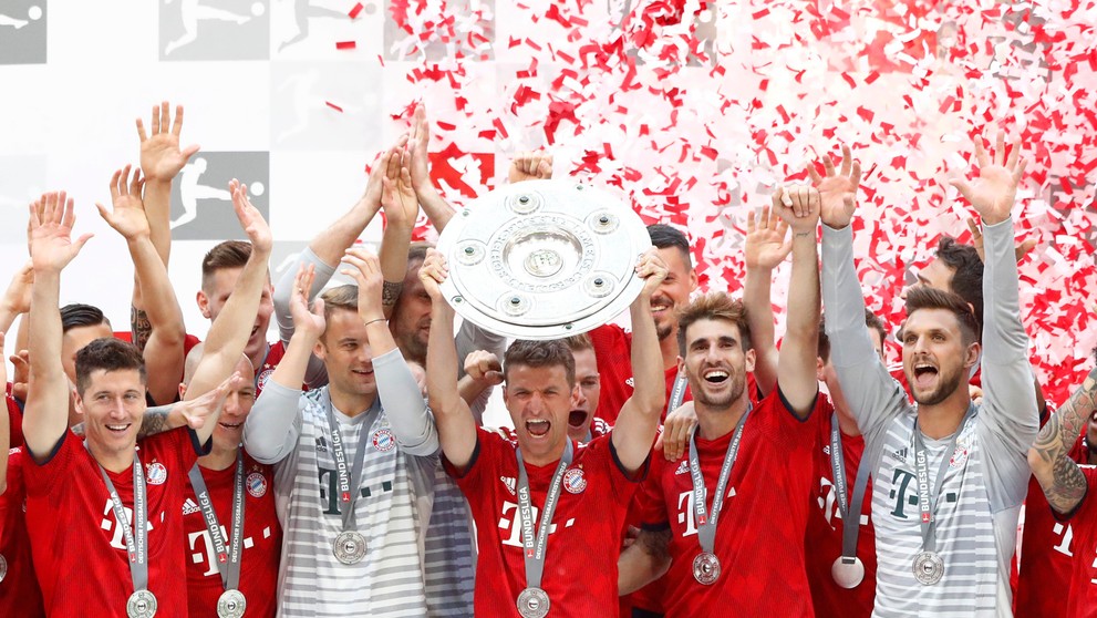 Bayern Mníchov oslavuje nemecký titul.
