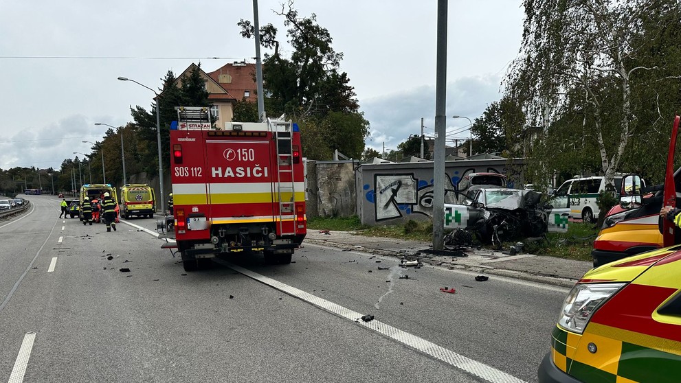 Nehoda na Pražskej v Bratislave.