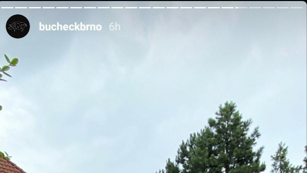 Slovenský spevák sa druhýkrát oženil. On aj manželka v bielom