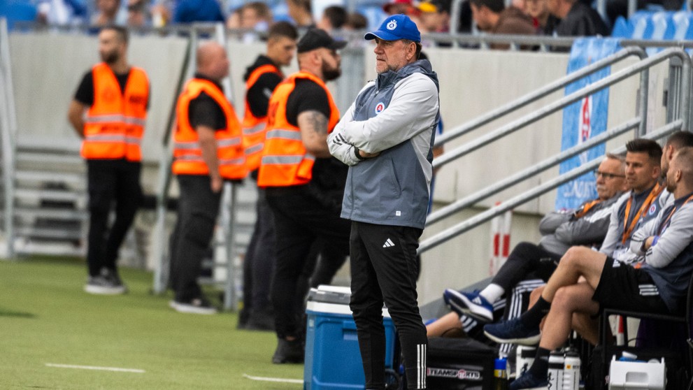 Tréner ŠK Slovan Bratislava Vladimír Weiss počas zápasu 2. kola Niké ligy proti Banskej Bystrici.