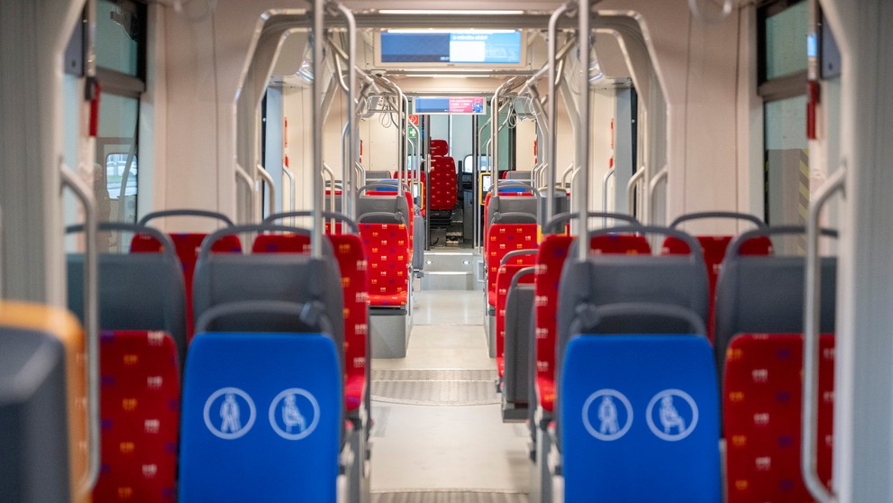 Nové obojsmerné električky v Bratislave.