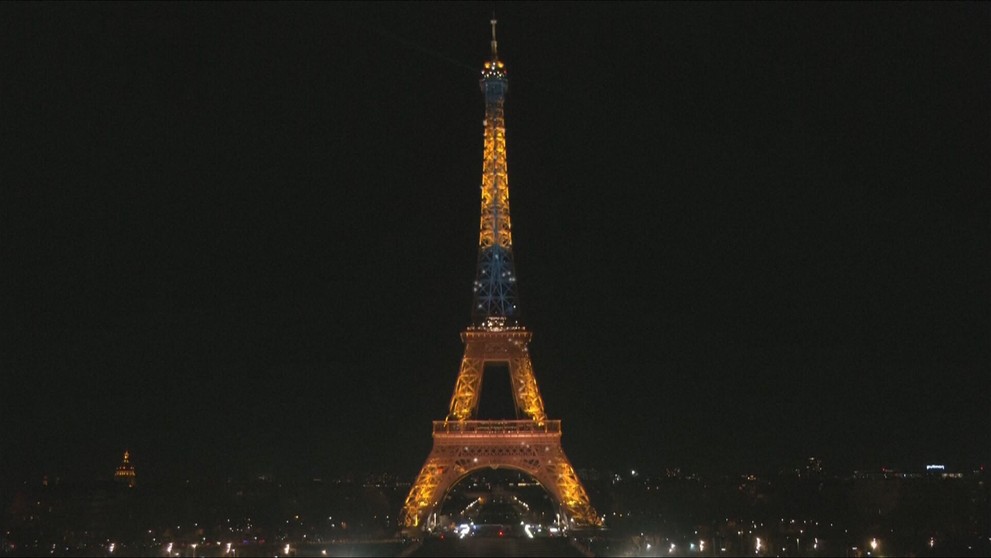 Monumenty vo farbách ukrajinskej vlajky.