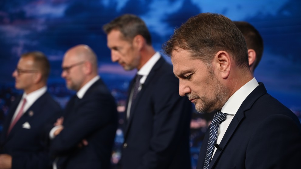 Účastníci predvolebnej diskusie, v popredí Igor Matovič (OĽANO a priatelia)