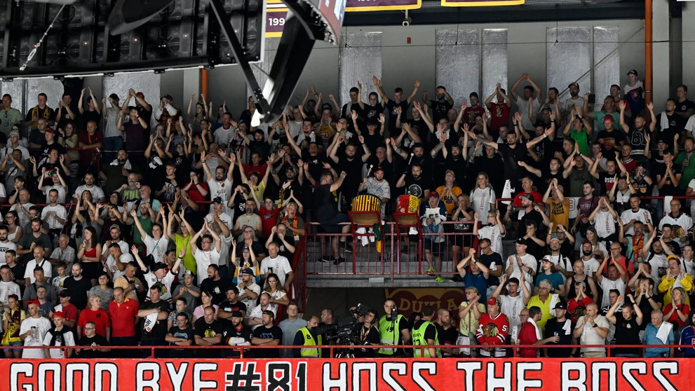 Fanúšikovia počas rozlúčkového zápasu Mariána Hossu - Goodbye Game 81