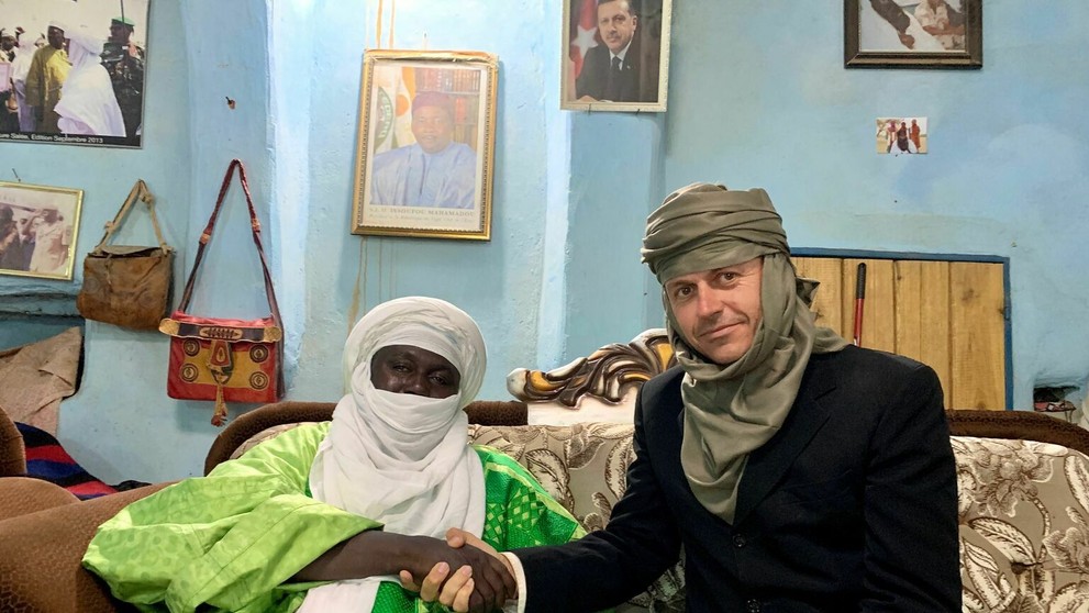 s deťmi na treku v Tadžikistane