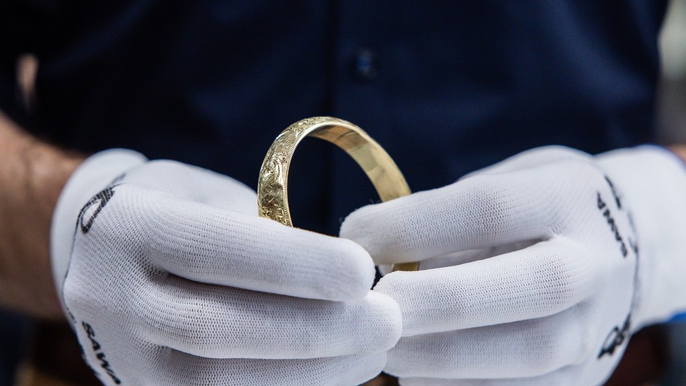 Súčasťou pokladu boli mince aj šperky.