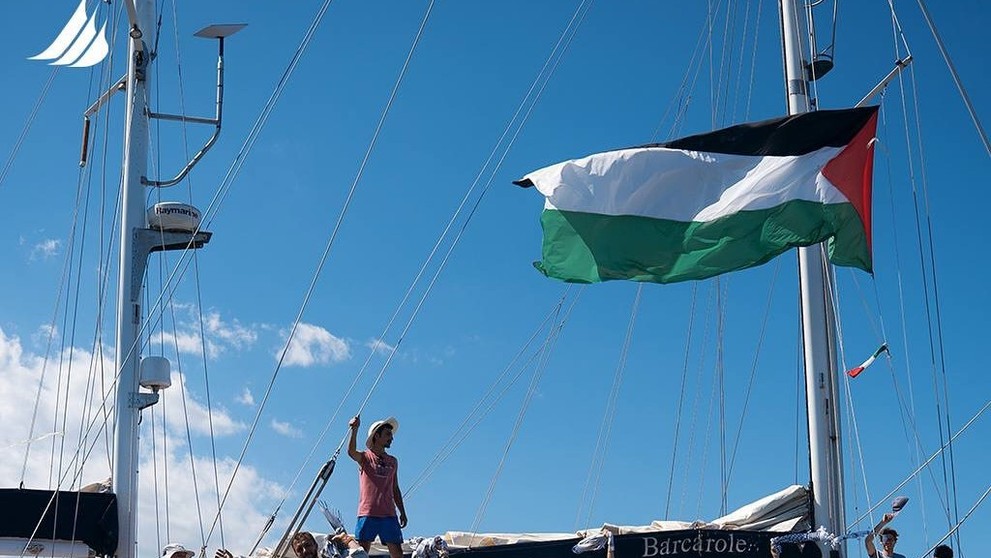 Greta Thunbergová a herec z Hry o tróny mieria do Gazy