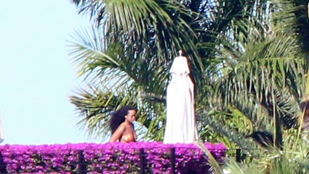 Rihanna oddychuje v Mexiku.