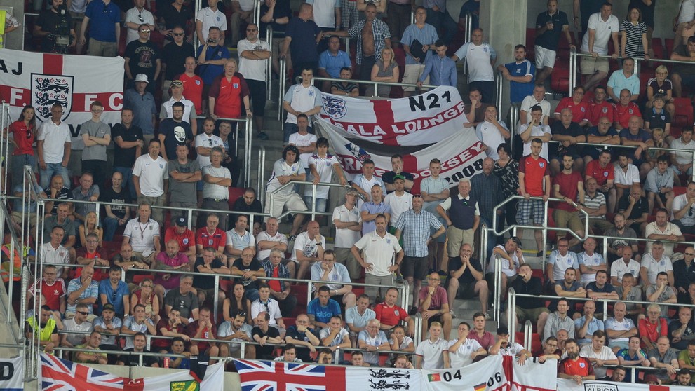Anglickí priaznivci v dueli kvalifikácie MS 2018 proti Slovensku v Trnave.
