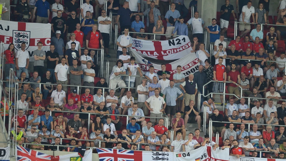 Anglickí priaznivci v dueli kvalifikácie MS 2018 proti Slovensku v Trnave.