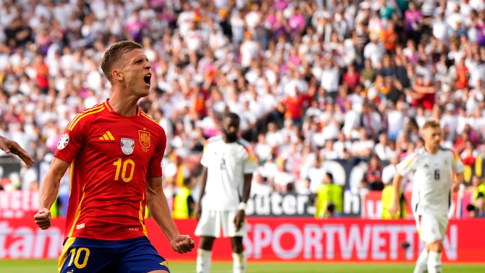 Dani Olmo sa raduje po góle do siete Nemecka.