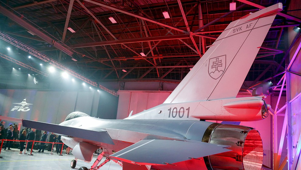 Jedna z prvých dvoch stíhačiek F-16, ktorú dostala slovenská armáda