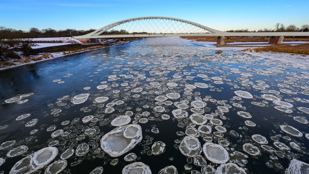 Kruhové kryhy na Odre v meste Küstrin-Kietz.