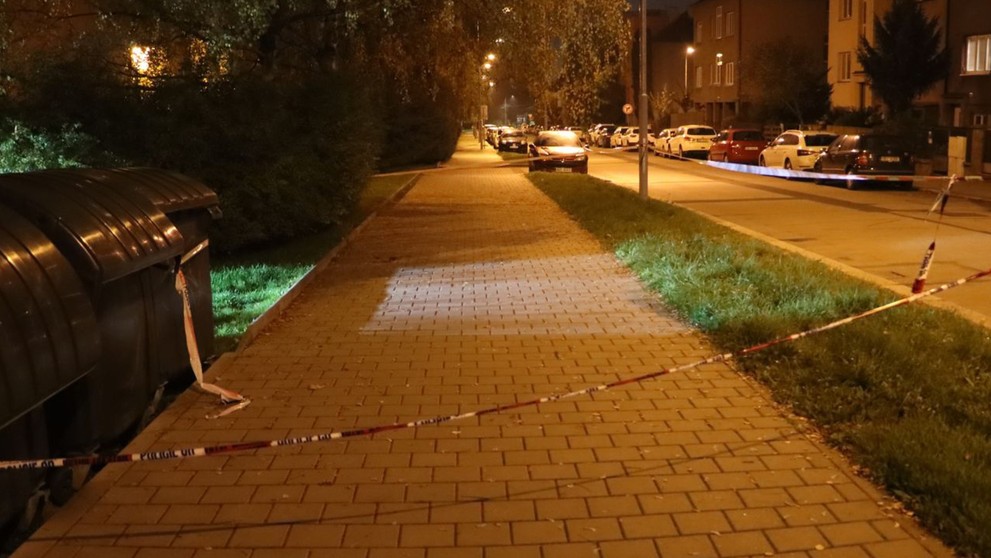 Ľudia našli pod stromom novorodenca