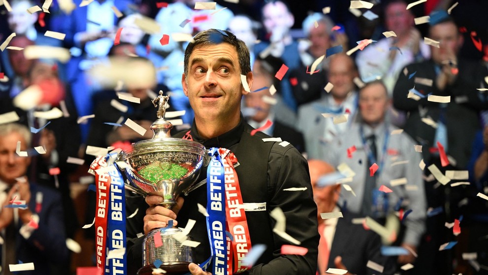Angličan Ronnie O'Sullivan získal siedmy titul majstra sveta v snookri a vyrovnal tak rekord modernej éry v podaní Škóta Stephena Hendryho.