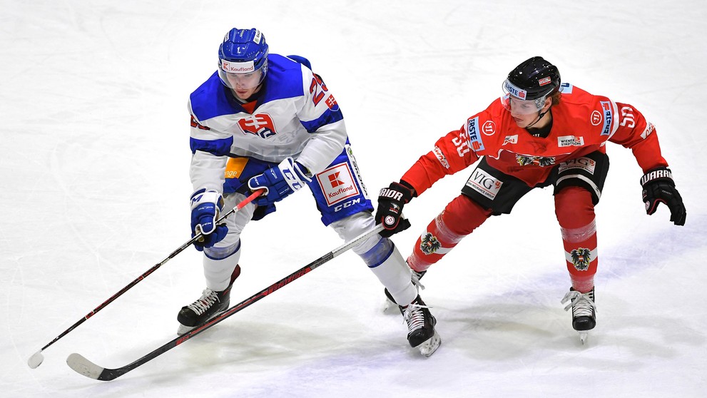 Zľava Samuel Buček a Philipp Linder z Rakúska na Švajčiarskom pohári.