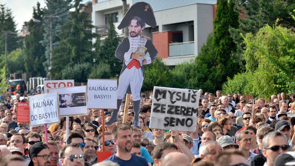 Protest pred Bonaparte.