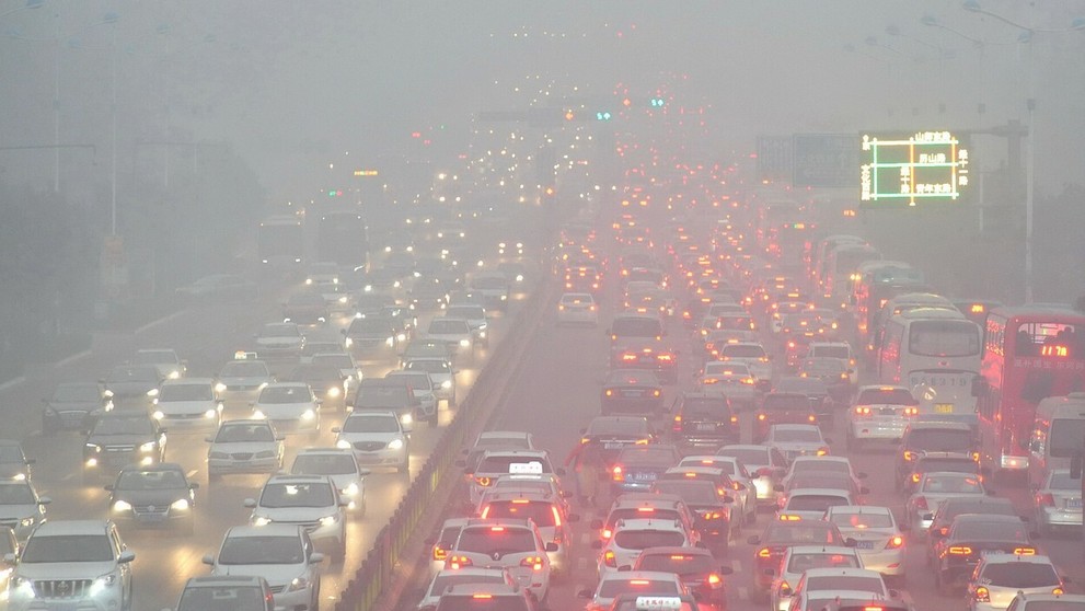 Dopravná zápcha v meste Ťi-nan.