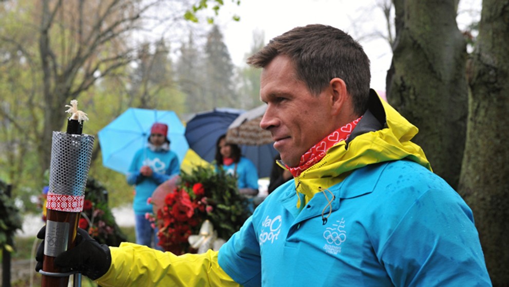 Slovenský olympionik Michal Martikán počas slávnostného spustenia štafety.