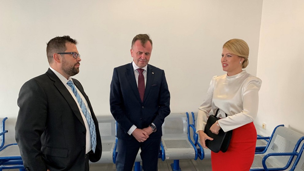 Prezidenta Zuzana Čaputová pred odchodom do Viedne na petržalskej vlakovej stanici.