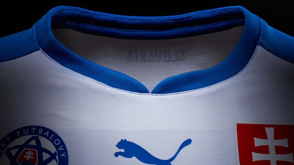 Pohľad spredu na nový slovenský reprezentačný dres.