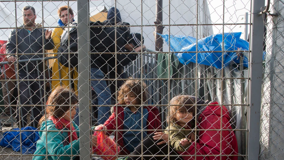 Na grécko-macedónskych hraniciach uviazlo vyše 7000 migrantov.