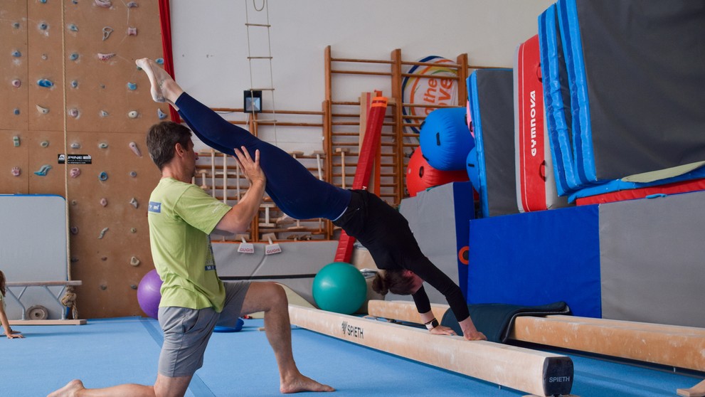 Barbora Mokošová s trénerom Martinom Zvalom.