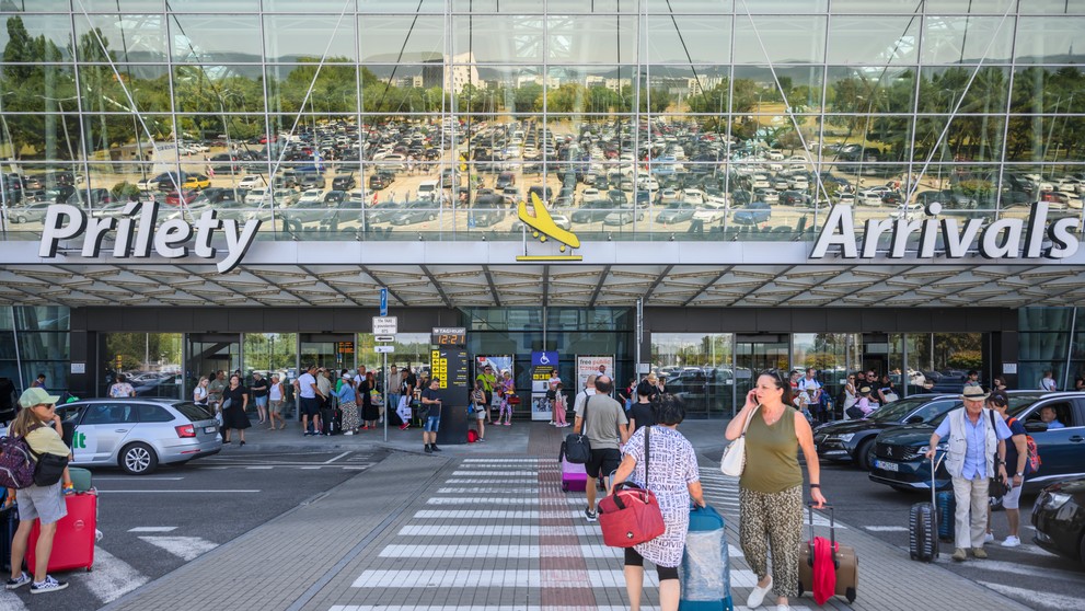 Znovuotvorenie Letiska M. R. Štefánika po bombovej hrozbe v Bratislave