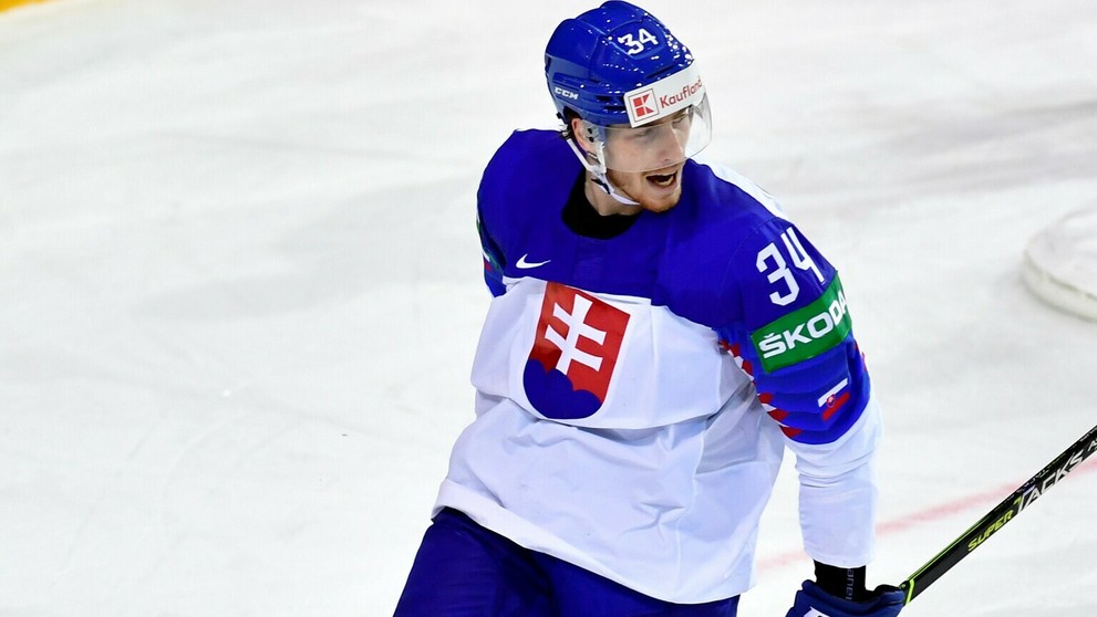 Britský premiér Boris Johnson s manželkou Carrie.