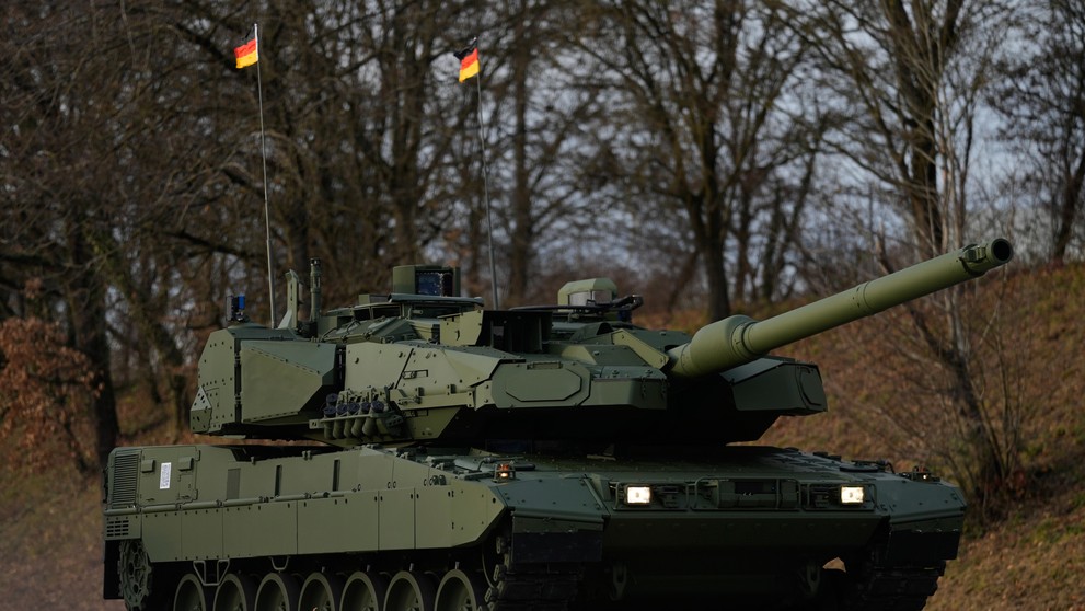 Nemecko ukázalo nový tank Leopard 2A8.