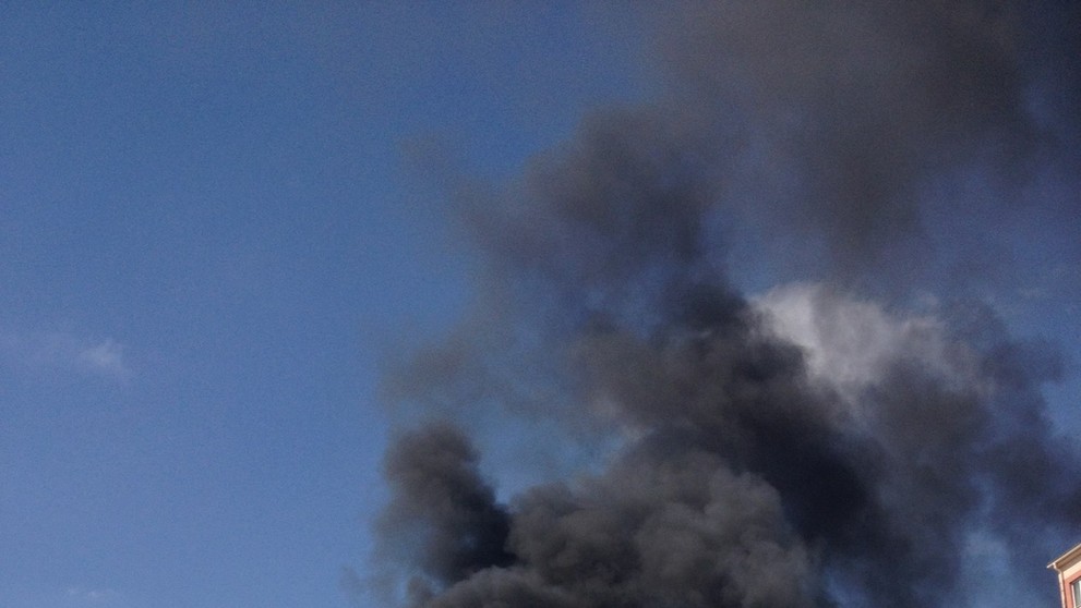 Horí hala na výrobu bazénov