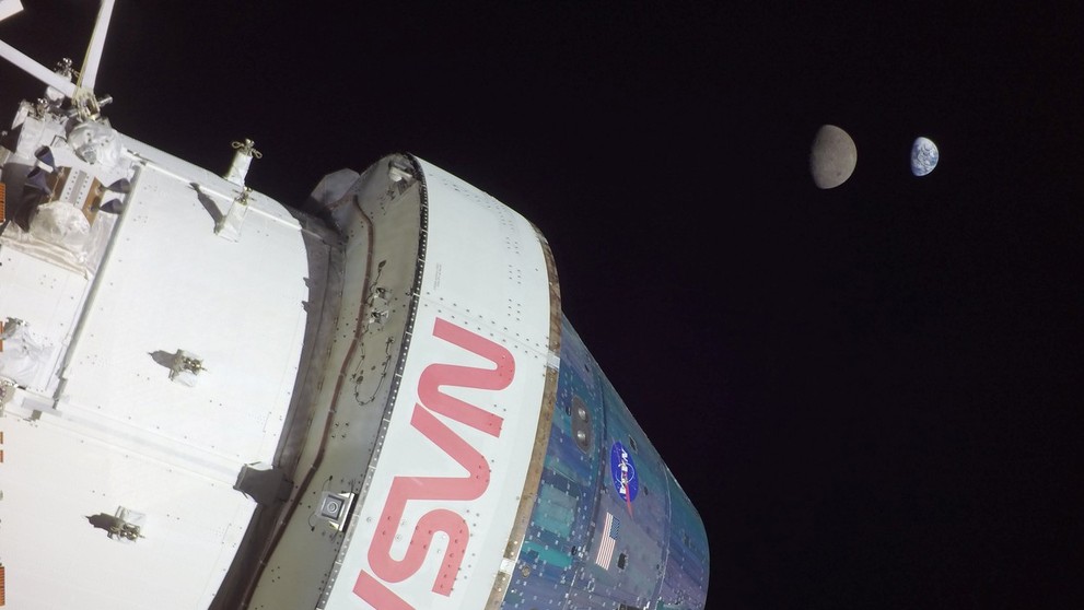 Na snímke bezposádková kozmická loď Orion amerického Národného úradu pre letectvo a vesmír. 