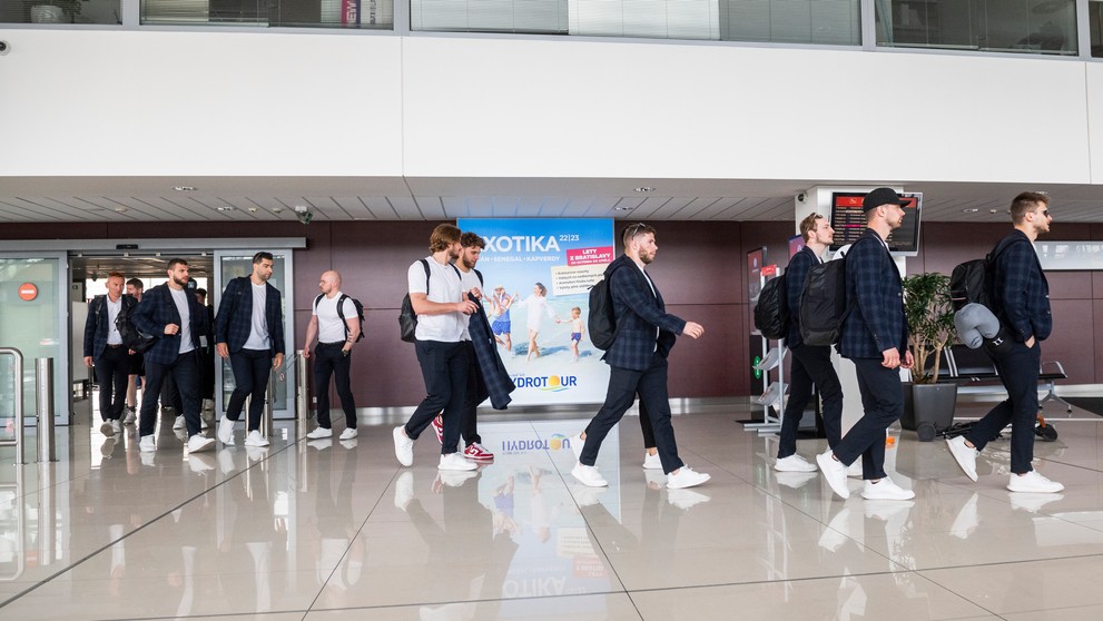 Slovenskí hokejisti po návrate z MS.