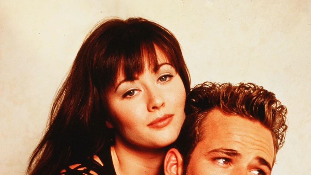 Luke Perry ako Dylan a Shannen Doherty ako Brenda v Beverly Hills 90210.