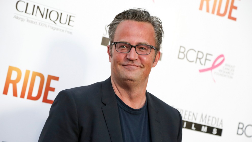 Zomrel Matthew Perry