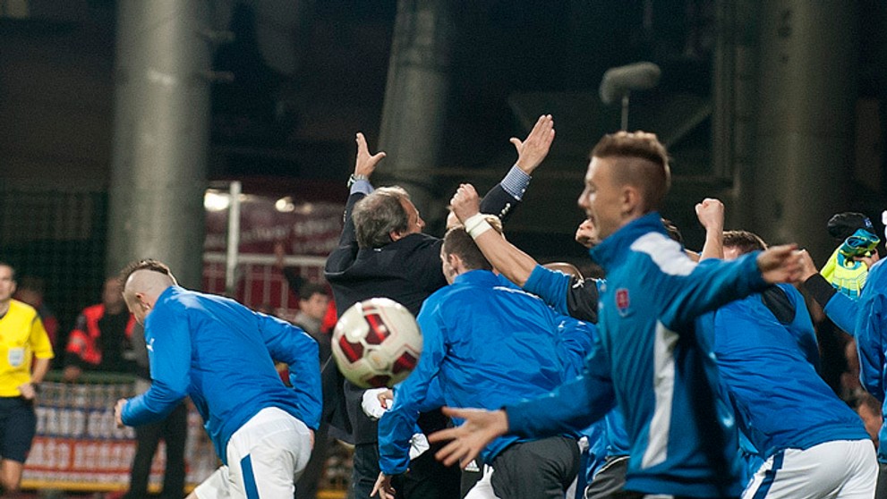 Radosť z 9. október2014. Slovensko v kvalifikácii na ME 2016 porazilo Španielsko 2:1.