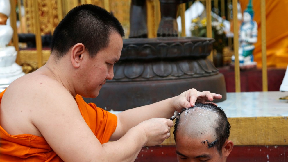 Thajskí chlapci vstúpili do budhistického kláštora