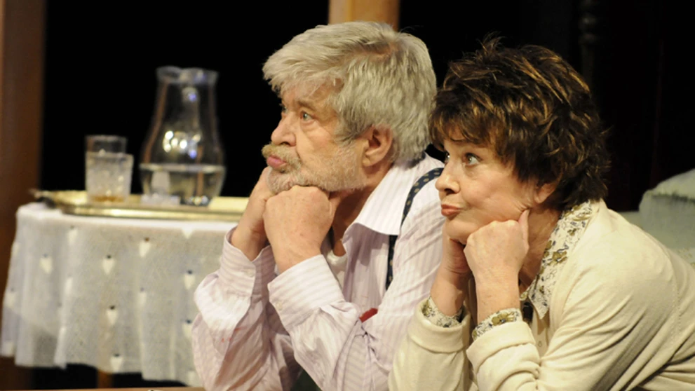 Na archívnej Jozef Stražan s manželkou Kvetou v hre Smrtiaca pasca.