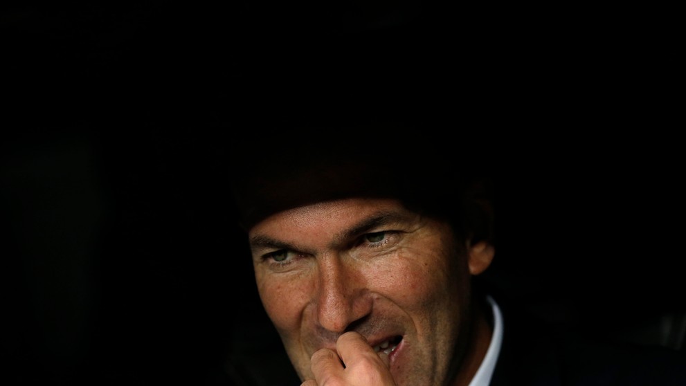 Tréner Realu Madrid Zinédine Zidane počas duelu LM proti Legii Varšava.