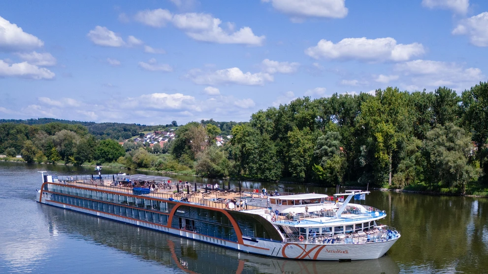 Najväčšia riečna loď v Európe bude plávať aj cez Bratislavu