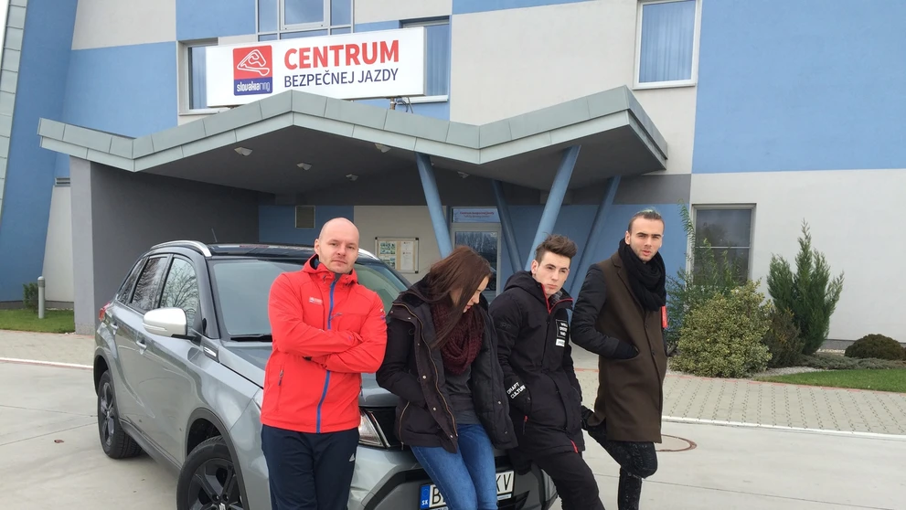 Inštruktor Mišo a Zvery za volantom – Expl0ited, Moma a Matúš.  