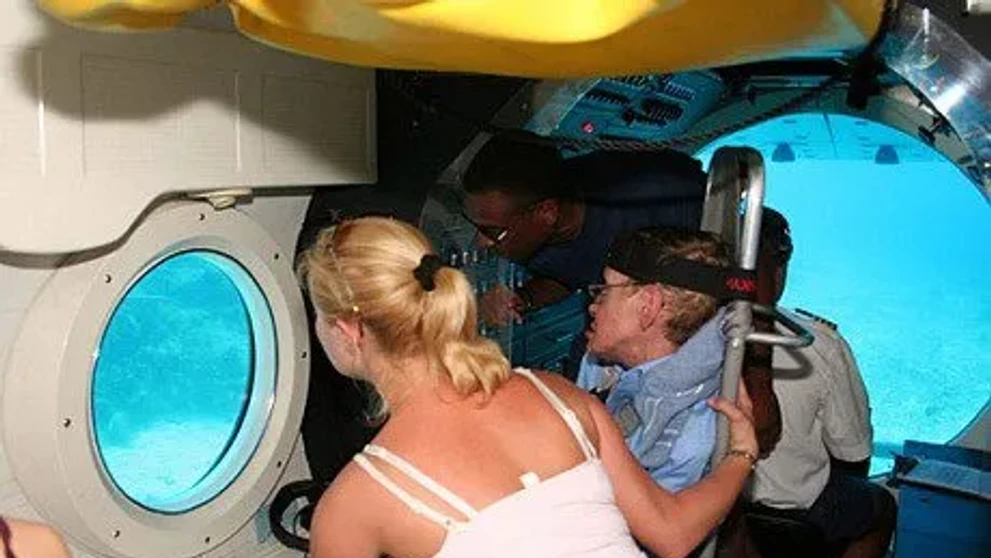 Hawking počas návštevy Epsteinovho ostrova.