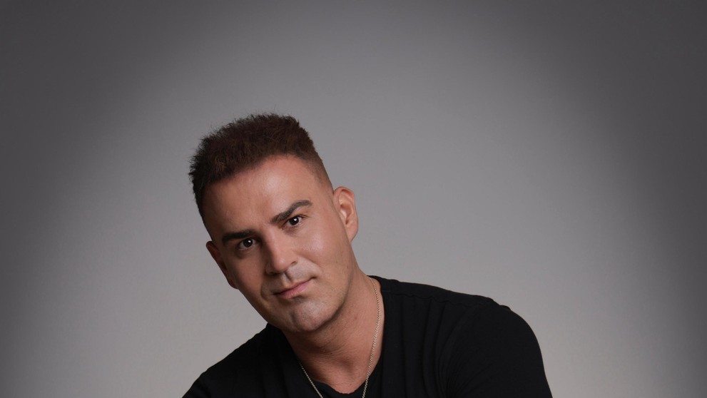 Tomáš Stríž z pohrebnej služby pomáha pozostalým vytvárať spomienkové predmety z popola