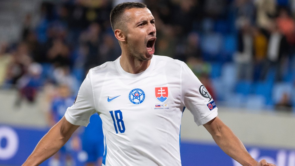 Ivan Schranz oslavuje gól v zápase kvalifikácie MS 2022 proti Cypru.